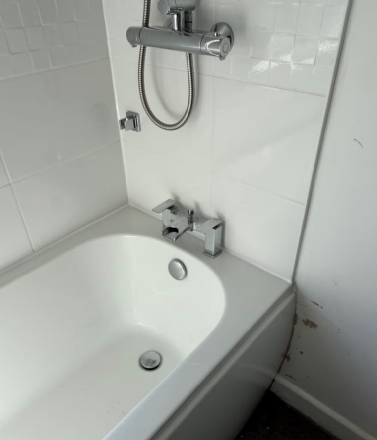 Leaking Shower, attended site and found loose connection, fixed and tested. near Grey Street, Newcastle — PK Plumbing